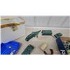 Image 6 : Plastic Army Men Collection w/ Military Vehicles, Bridge & Accessories in Boxes