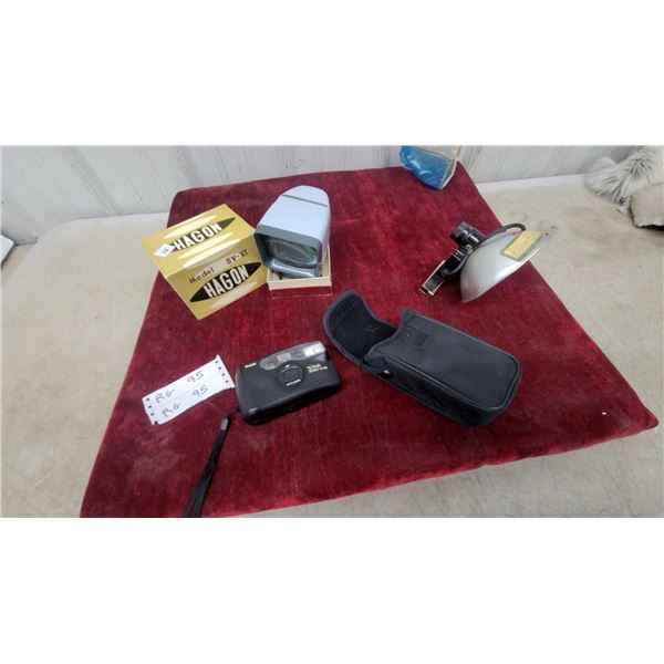 Hagon SV-VI Slide Viewer with 35mm Compact Camera and Carrying Case and Kodak Flash Holder