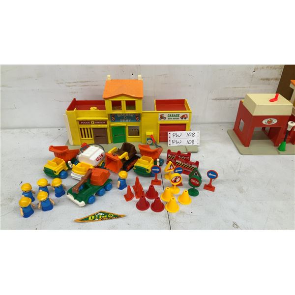 Fisher-Price Little People Main Street Playset with Figures, Vehicles & Accessories
