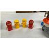 Image 4 : Fisher-Price Play Family Village with Space Figures, Vehicles & Accessories