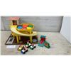 Image 1 : Fisher-Price Little People Play Family Parking Garage with Cars and Figures