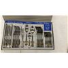 Image 2 : Stylish 18/10 Stainless Steel 24-Piece Flatware Set with 24 Karat Gold Decoration