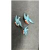 Image 3 : Vintage Costume Jewelry Lot: Cameo Choker, Leather Bluebird Brooches, Avon Floral Brooch Set