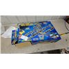 Image 1 : Ruff 'N Tuff Giant Loop Raceway Electric Racing Set with Gun Speed Controllers