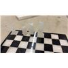 Image 4 : Mexican Aztec/Mayan Style Onyx & Marble Chess Set with Board and 32 Pieces