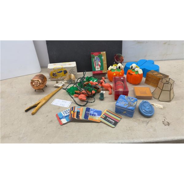 Copper Piggy Bank, Snoopy Pumpkins, Flamingo Lights, Boom Radio, Fossil Ornaments, Coasters and
