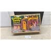 Image 1 : Mattel the Sunshine Family Craft Store Playset No. 9266 with Spinning Wheel & Pottery Wheel