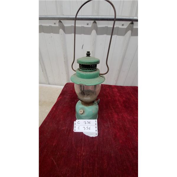 Coleman Single-Mantle Gas Lantern, Green, with Wire Bail Handle Modle 242b