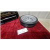 Image 6 : Welly 1:18 1964-1/2 Ford Mustang Convertible Diecast Model (Red) & Tire Wall Clock Diameter 10"