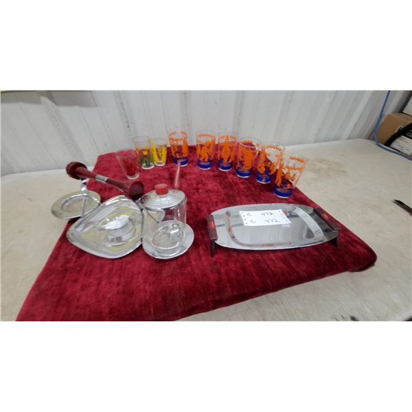 Vintage Mexican Themed Drinking Glasses with Chrome Serving Tray