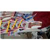 Image 4 : Lot of Sports Pennants - Washington Redskins NFL & Ny Rangers 1994 Stanley Cup Champions 21x