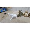 Image 3 : Elephant Figurines, Bookends Bamboo Wind Chime, and Painted Wooden Parrot Decoration
