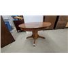 Image 1 : Antique Round Oak Pedestal Dining Table 28 x 44" Diameter