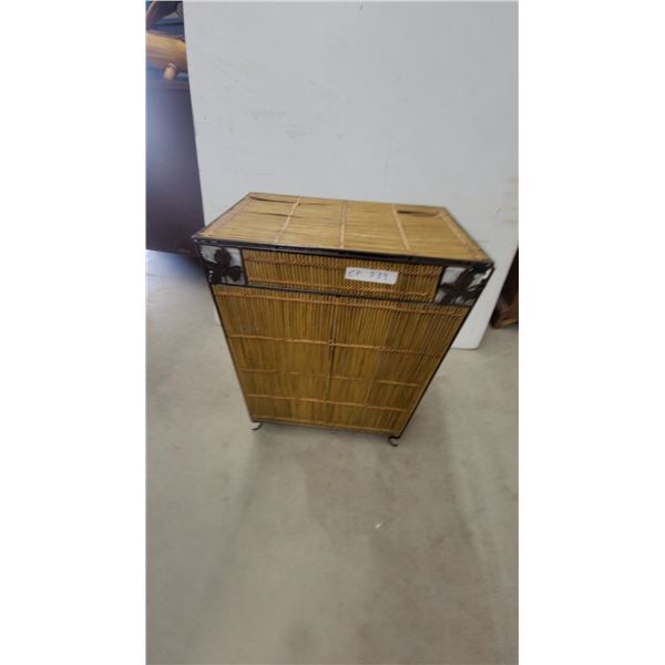 Wicker and Metal Frame Laundry Hamper with Hinged Lid and Decorative Corner Accents 25 x 20 x 13"
