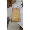 Image 5 : Wicker and Metal Frame Laundry Hamper with Hinged Lid and Decorative Corner Accents 25 x 20 x 13"