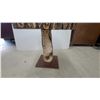 Image 4 : Rustic Live Edge Wood Slice Side Table with Birch Log Pedestal Base 20 x 21"