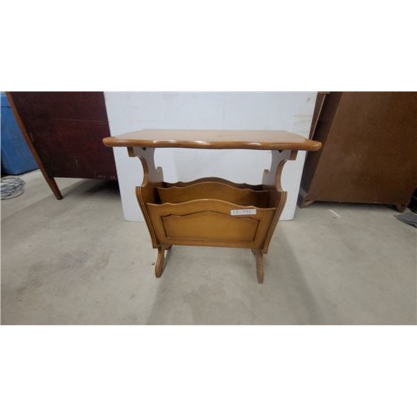 Maple Magazine Rack Side Table with Scalloped Edges and Shield Panel Design 24 x 13 x 24"