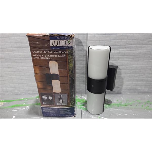 Lutec Outdoor LED Light Fixture with Dusk to Dawn Sensor, 3" x 10"