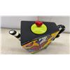 Image 4 : Romero Britto Giftcraft Ceramic Teapot with Heart Design, Model 14072-3123