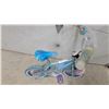 Image 4 : Disney Frozen 12" Girls Bicycle with Training Wheels, Basket, and Bell