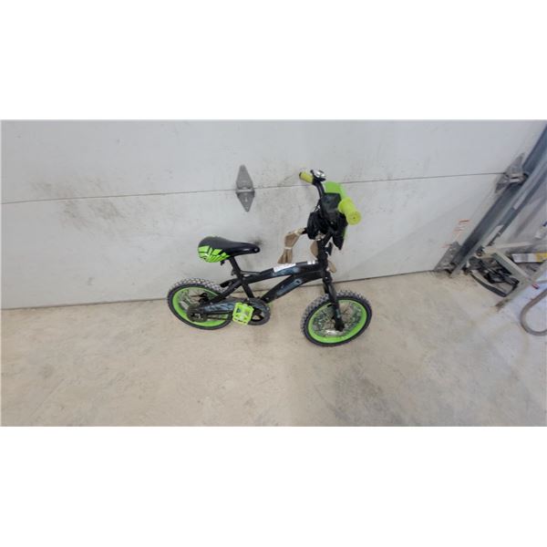 Huffy Marvel Hulk 16" Boys' Bicycle with Training Wheels, Black/Green