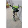 Image 2 : Huffy Marvel Hulk 16" Boys' Bicycle with Training Wheels, Black/Green