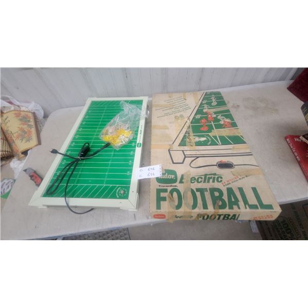 Tudor Tru-Action Electric Football Game with Original Box and Player Figures Modle 500