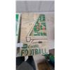 Image 3 : Tudor Tru-Action Electric Football Game with Original Box and Player Figures Modle 500