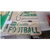 Image 6 : Tudor Tru-Action Electric Football Game with Original Box and Player Figures Modle 500