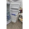Image 7 : Kenmore Side-By-Side Refrigerator with Ice and Water Dispenser, White 66 x 33 x 30"