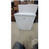 Image 1 : Master Chef White Chest Freezer, Approximately 5 Cu Ft Capacity, Top-Opening Lid with Handle 33.6 x