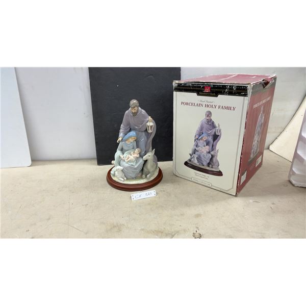Member's Mark Hand Painted Porcelain Holy Family Figurine 16" Holiday Collection 2006 w/ Wood Base
