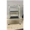 Image 5 : 2-Step Folding Step Stool & Wooden Mechanics Creeper with Casters
