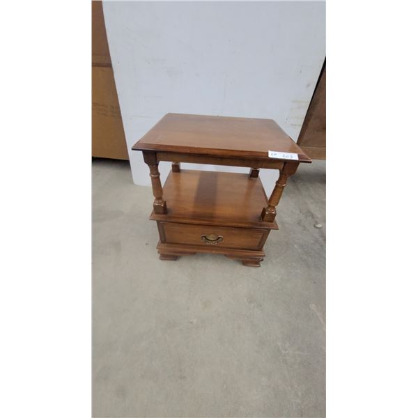 VillasCanada Two-Tier Side Table with Single Drawer, Turned Legs, Brass Pull Hardware 25 x 17 x 21"
