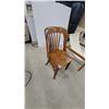 Image 2 : Wooden Banker's Chair and Canvas Sling Chair with Wood Frame, Set of 2