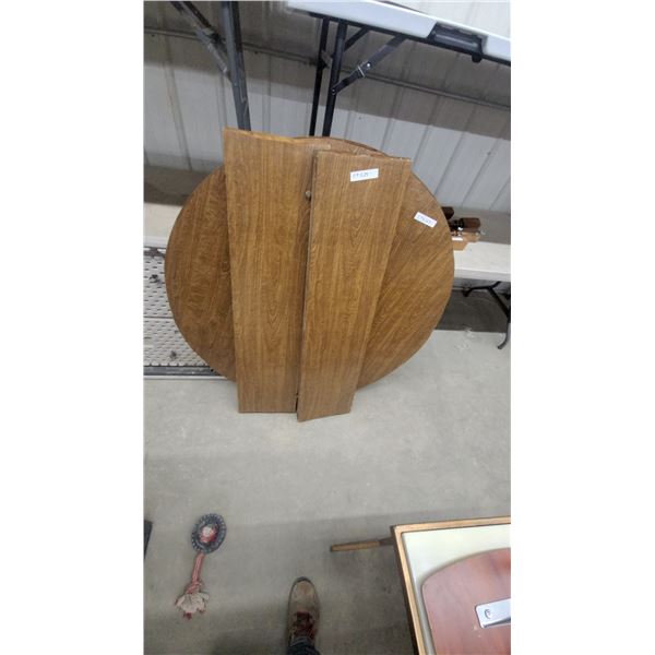 Oak Oval Dining Table with 2 Extension Leaves and 4 Turned Legs 30" Hgt.48" Diameter and