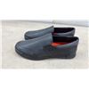Image 7 : New Shoes for Crews Black Slip-On Work Shoes, Slip & Oil Resistant Soles, Red Insoles Size 9