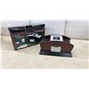 Image 2 : Lifestyle Studios Automatic Card Shuffler & Fifth Avenue Crystal Goblets Set of 4