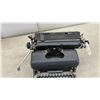 Image 5 : Remington Rand Model 17 Manual Typewriter