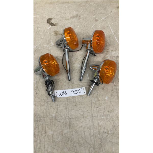 1980 Suzuki OEM Motorcycle 12 Volt Front and Rear Signal Blinker Lights, Part No. 35603-44032-999