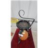 Image 3 : Mid Century Wrought Iron Ashtray Stand with Amber Glass Spaggetti Globe Lamp