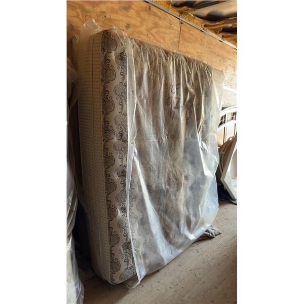 Queen Mattress and Boxspring