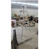 Image 4 : 8-Foot Aluminum A-Frame Step Ladder