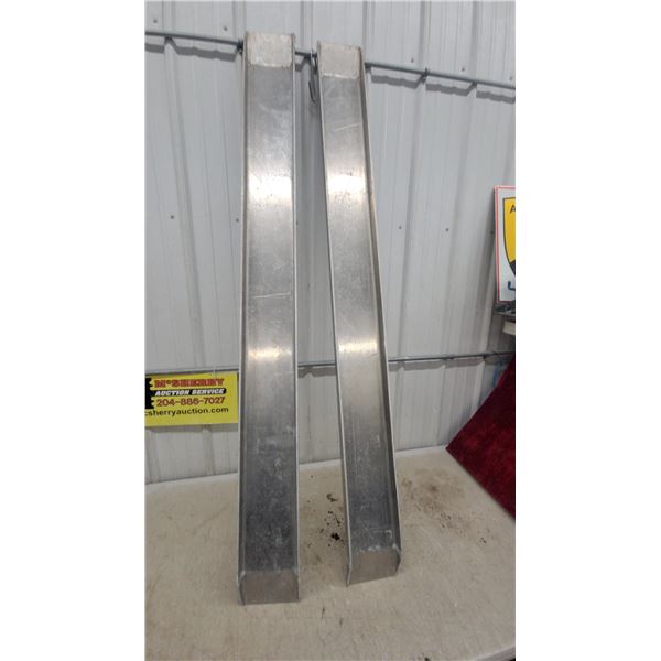 Pair of Aluminum Loading Ramps with Lip Ends 70"