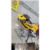 Image 3 : DeWalt 12" Double Bevel Sliding Compound Miter Saw Modle dw7187