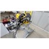 Image 4 : DeWalt 12" Double Bevel Sliding Compound Miter Saw Modle dw7187