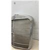 Image 5 : 1960's Mercedes-Benz W110 Fintail Chrome Front Grille Assembly with Emblem