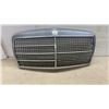 Image 8 : 1970's Mercedes-Benz W123 Chrome Front Grille with Star Emblem