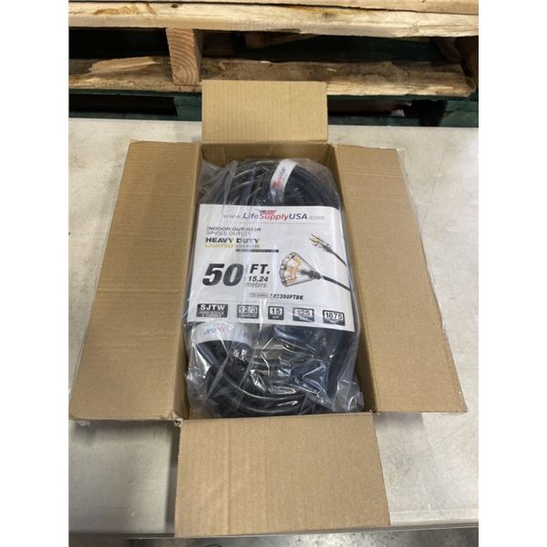 AS NEW 50FT BLACK 3 OUTLET INDOOR OUTDOOR HEAVY DUTY LIGHTED 3 WIRE GROUNDED EXTENSION CORD 12AWG