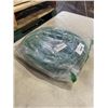 Image 2 : AS NEW 100FT GREEN INDOOR OUTDOOR HEAVY DUTY LIGHTED 3 WIRE GROUNDED EXTENSION CORD 12AWG